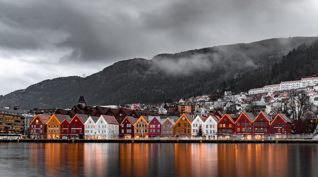 Utforsk Norges Historiske Steder: En Reisende i Tid
